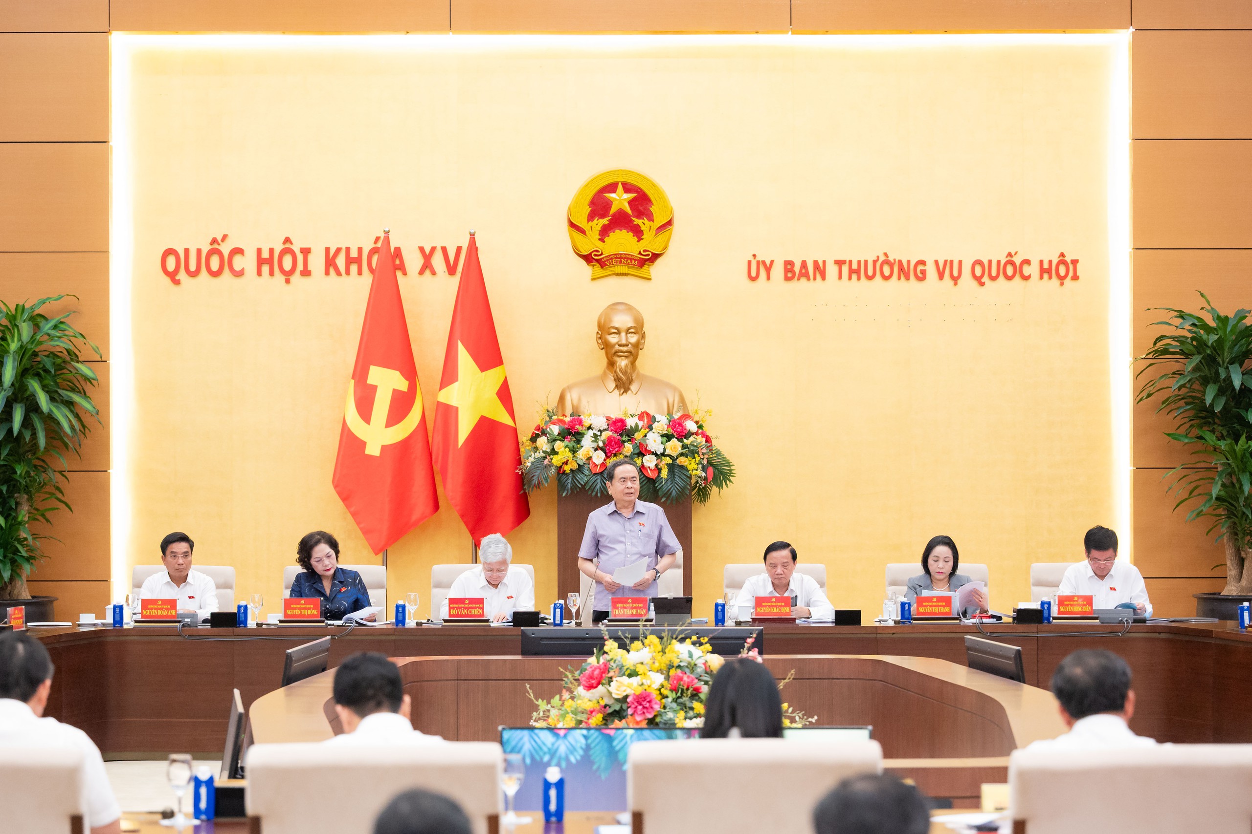 hoi-nghi-17856670351321283880058 Chủ tịch Quốc hội: Mỗi quyết định lập pháp phải mở đường cho phát triển đất nước- Ảnh 3.