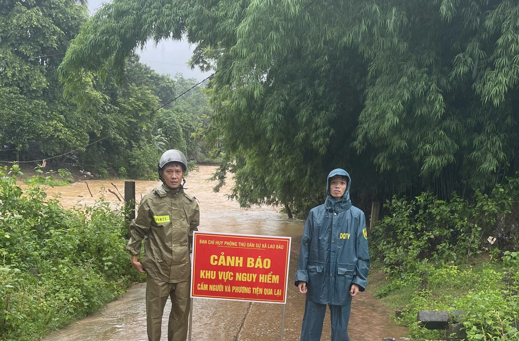 img1500-17862578021031349945631 Xã vùng biên phát cảnh báo nguy hiểm tới người dân vì mưa lớn- Ảnh 3.