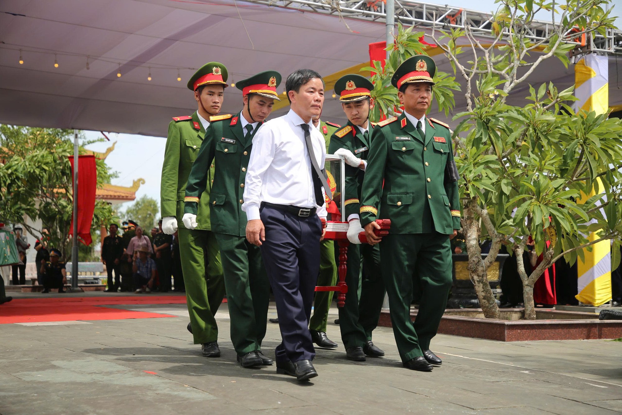 img1976-1787902999804562893568 An táng 13 hài cốt liệt sĩ được tìm thấy tại khu vực Câu Nhi, Quảng Trị- Ảnh 5.