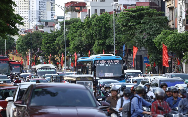 Cập nhật tình hình giao thông Hà Nội cuối chiều trước nghỉ lễ 2/9 - Ảnh 1.