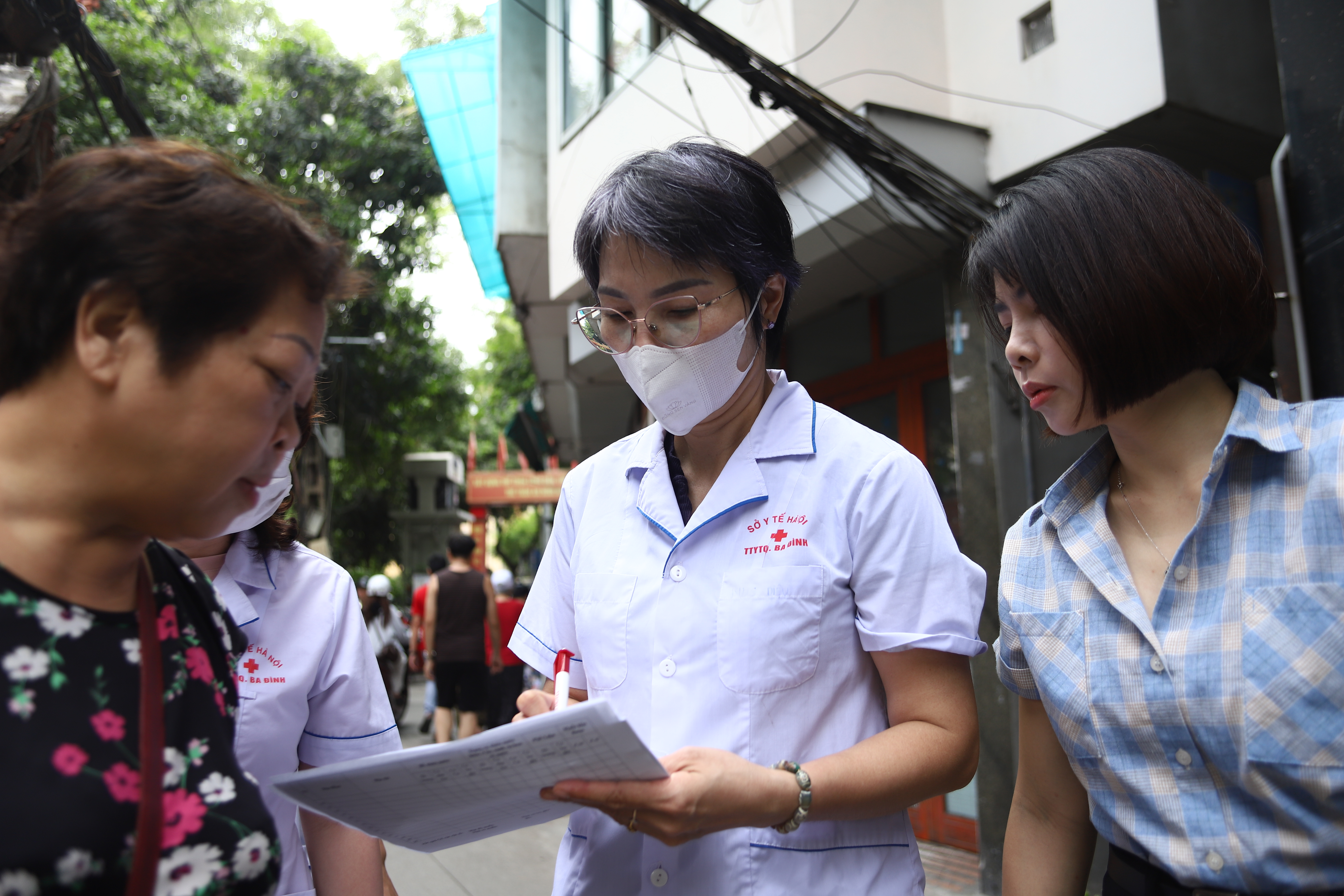 Chiến Dịch Giám Sát Môi Trường: Ngăn Ngừa Sốt Xuất Huyết Tại Phường Ba Đình