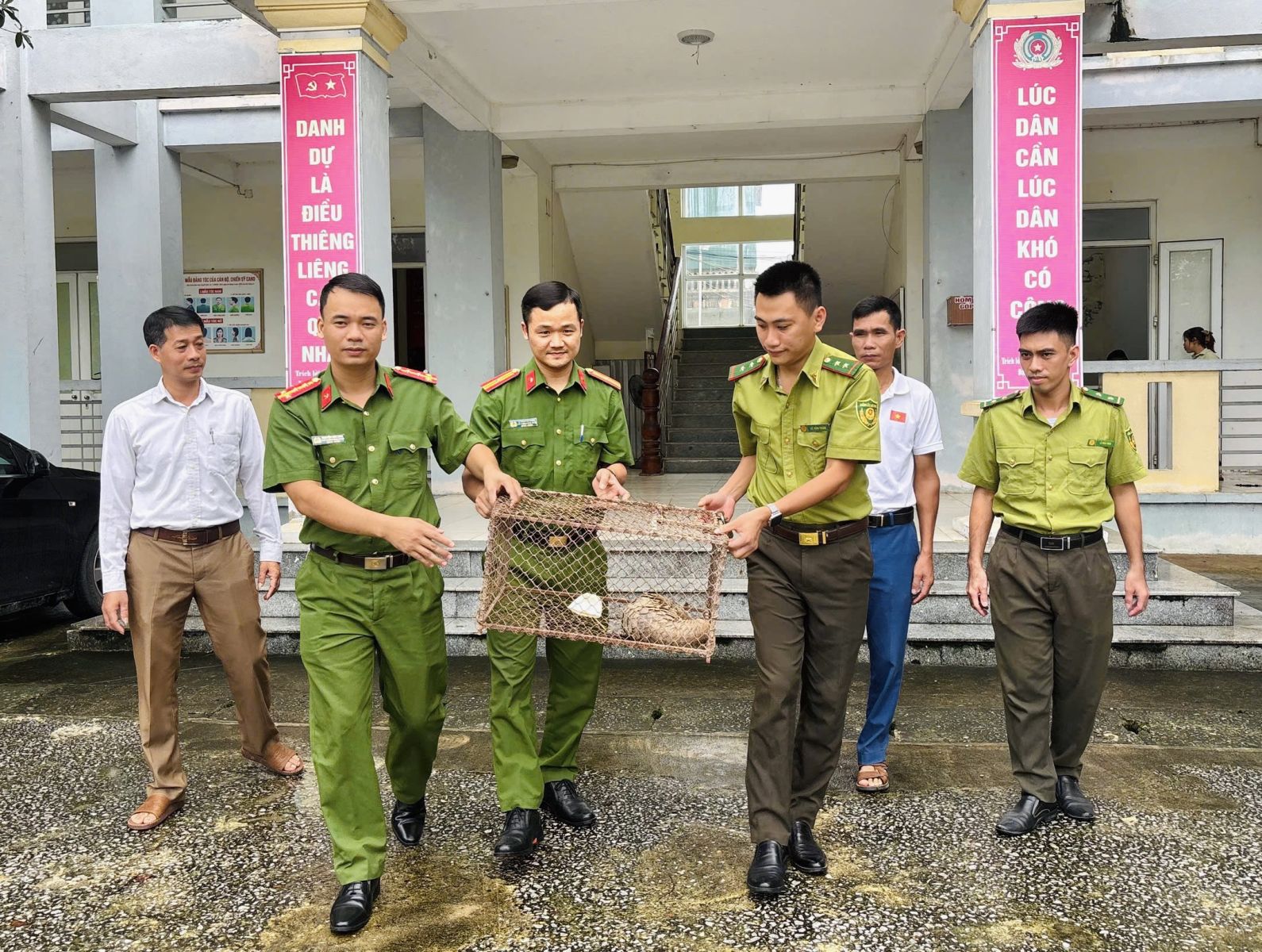 img4261-17879001486141697265962 Đưa các loài động vật nguy cấp, quý hiếm trở về rừng sâu- Ảnh 2.