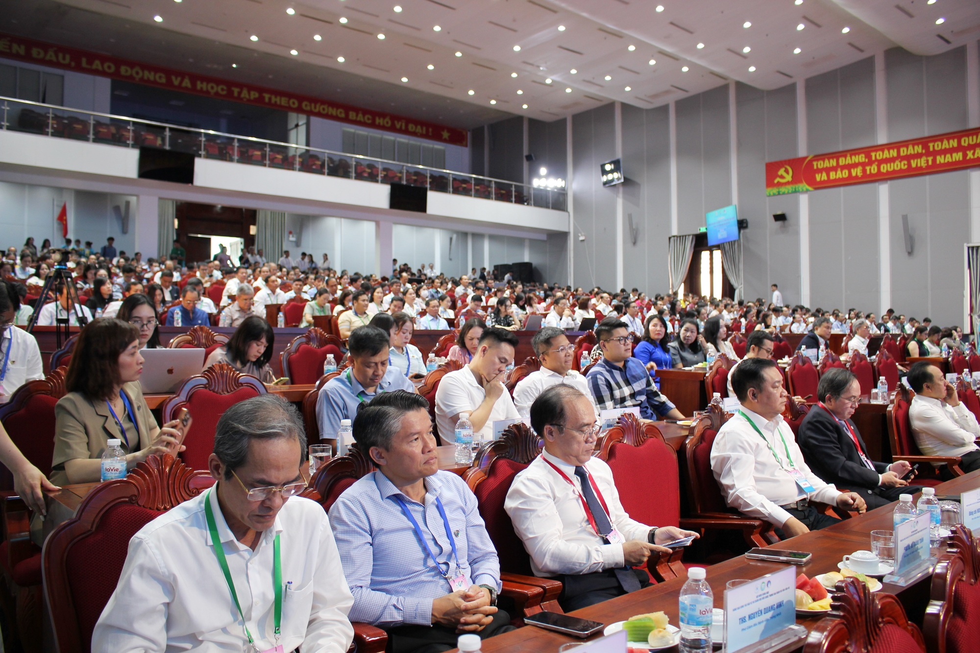 img5468-17855779956611234647178 Thứ trưởng Thường trực Bộ Y tế: Chăm sóc người cao tuổi phải lấy dự phòng và cộng đồng làm nền tảng- Ảnh 4.