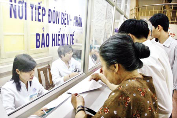kcb-bhyt-1688149086140498161512 Bộ Y tế: Bệnh viện không được thu thêm tiền của người bệnh BHYT nếu không đăng ký khám theo yêu cầu - Ảnh 1.