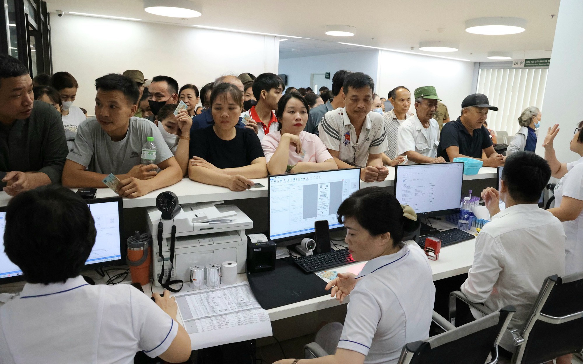 Chạy đua với 'tử thần' trong đêm, cứu trái tim của cụ bà 94 tuổi- Ảnh 3.