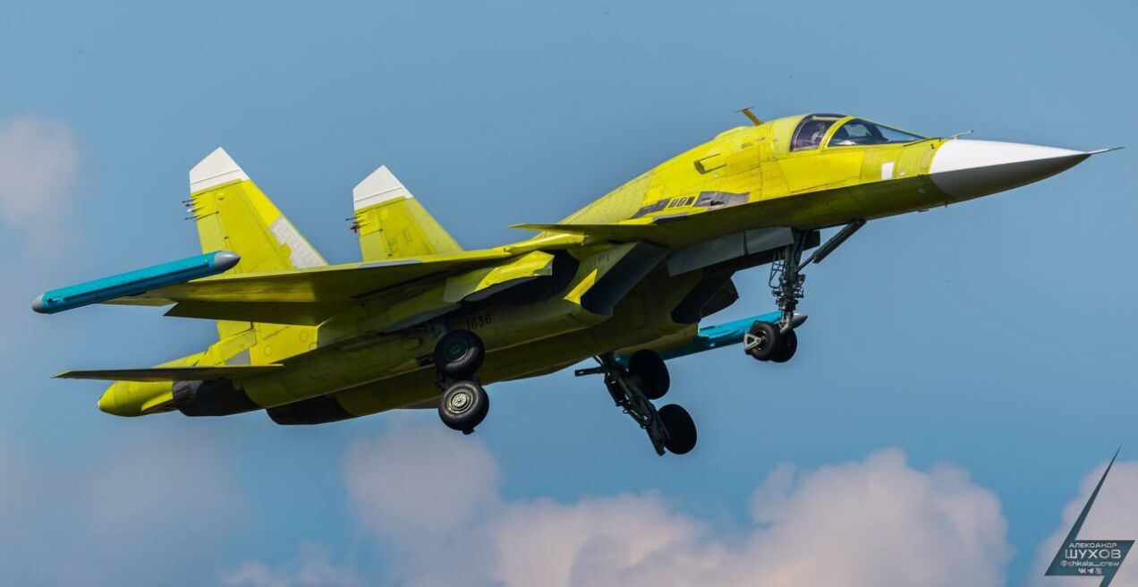 may-bay-chien-dau-su-34m-moi-san-xuat-17877133211291045546454 Tiêm kích Su-34 xuất xưởng liên tiếp hé lộ những tính toán mới của Nga- Ảnh 1.