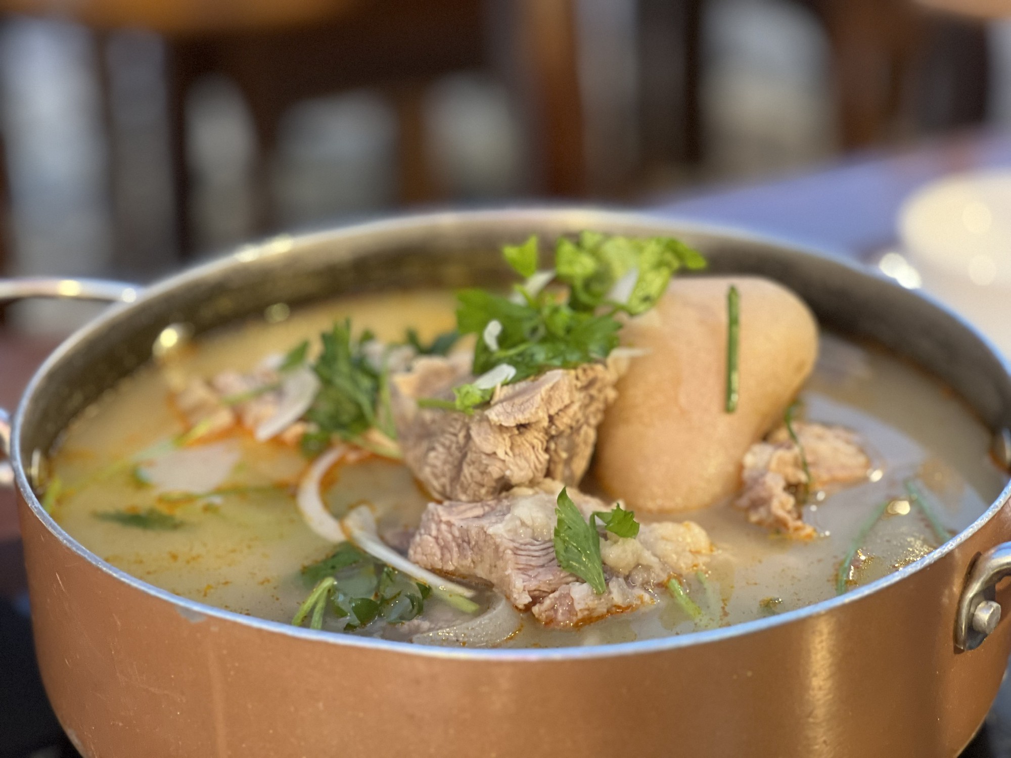 nau-chin-thuc-an-1785429174055424643484 Mười 'quy tắc vàng' của WHO để giảm thiểu rủi ro trong quá trình chế biến thực phẩm - Ảnh 1.
