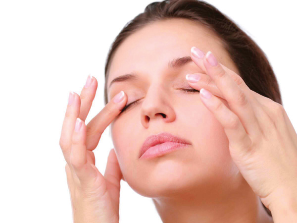 Cách Xử Lý Quầng Thâm Và Bọng Mắt Hiệu Quả Tại Nhà