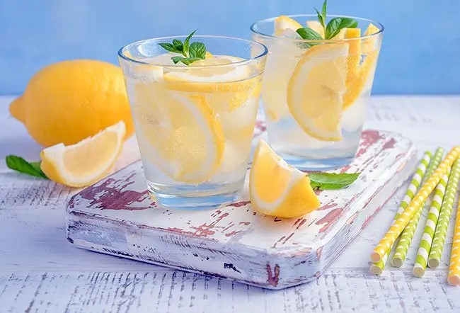 nuoc-chanh-bao-nhieu-1785249047101239423631 Mỗi ngày nên uống bao nhiêu nước chanh? - Ảnh 1.