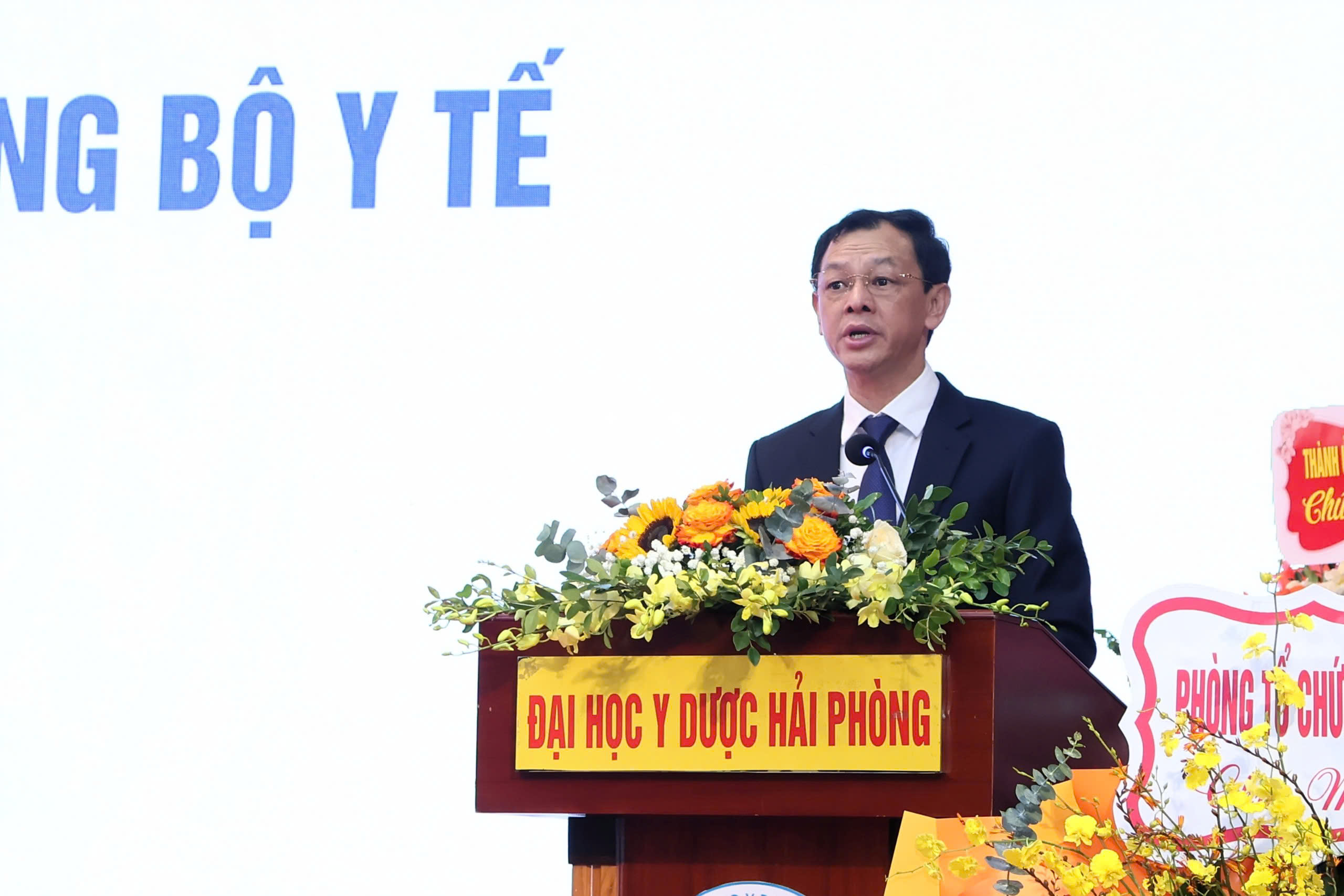 pgsts-nguyen-tri-thuc-thu-truong-bo-y-te-phat-bieu-chi-dao-17878749955821618198237 Bộ Y tế bổ nhiệm, bổ nhiệm lại cán bộ chủ chốt Trường Đại học Y Dược Hải Phòng - Ảnh 1.