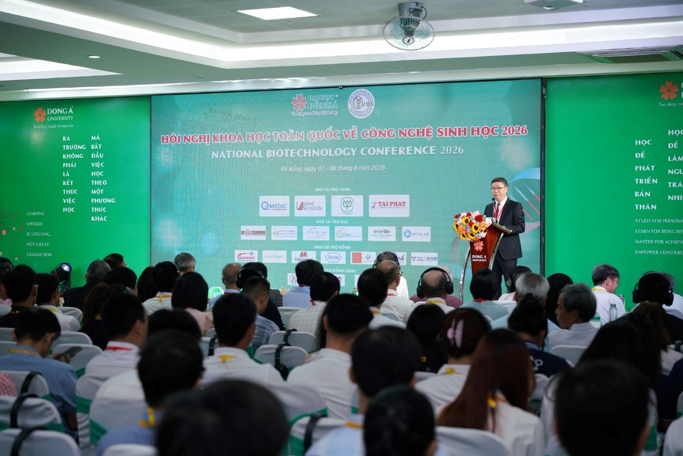 photo-1786338882998-1786338883298566995716 Mescells đưa ra nghiên cứu tối ưu nuôi cấy tế bào gốc trung mô đến diễn đàn khoa học quốc gia về công nghệ sinh học- Ảnh 1.