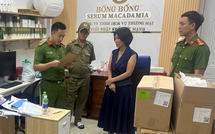 Công an tìm bị hại làm dịch vụ 'tăng kích thước cậu nhỏ' tại Thẩm mỹ viện Lucy- Ảnh 2.