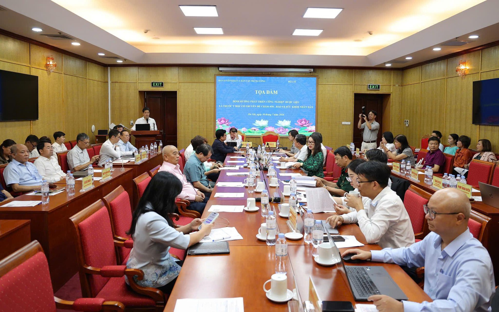 Tăng Cường Quản Lý Dược Liệu: Đảm Bảo An Toàn Sức Khỏe