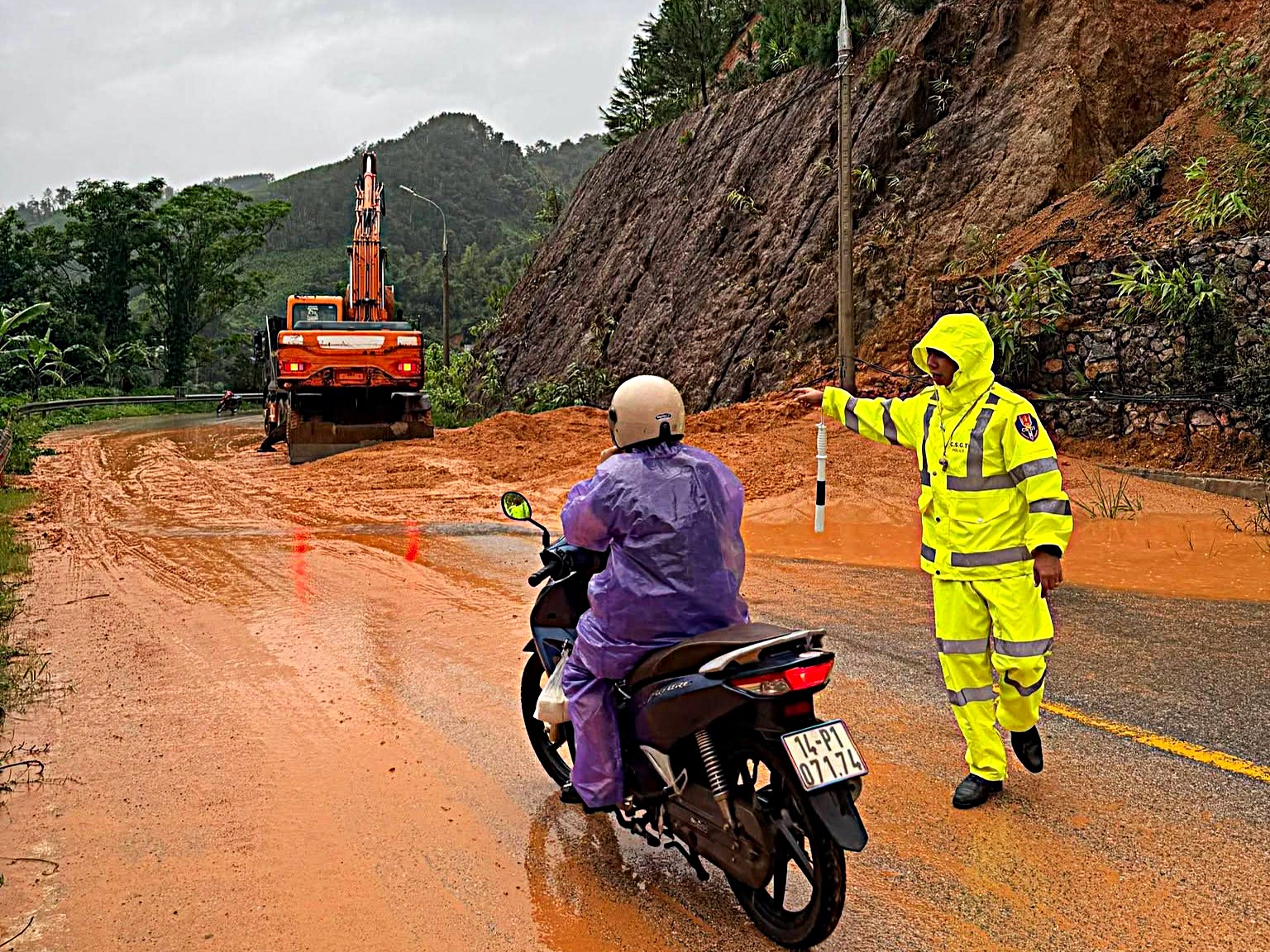 Cảnh Báo Nguy Cơ Ngập Lụt và Sạt Lở Tại 6 Tỉnh Miền Bắc Sau Bão Số 4