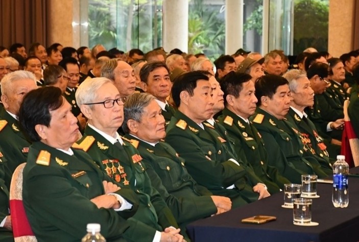 si-quan-nghi-huu-1787758990364638016091 Nghỉ hưu trước hạn, sĩ quan được trợ cấp 5 tháng lương/năm- Ảnh 1.