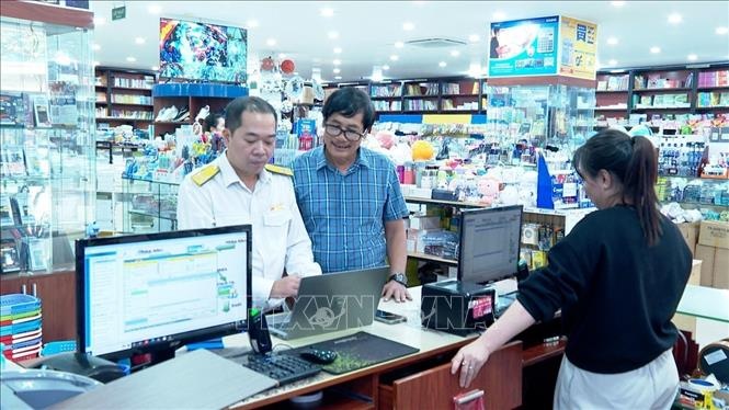 thue-ho-kinh-doanh-17862315068651518549875 Sẽ giảm 30% thuế thu nhập cho HKD, doanh nghiệp nhỏ có doanh thu dưới 10 tỷ đồng- Ảnh 1.