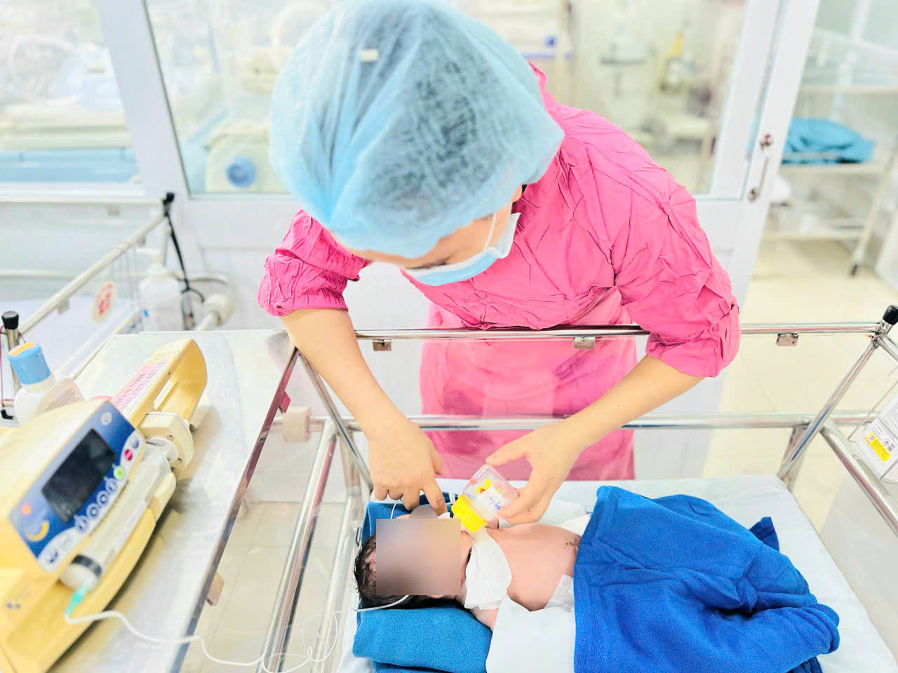 Câu Chuyện Thành Công Trong Phẫu Thuật Cứu Trẻ Sơ Sinh Bị Dị Tật Nghiêm Trọng