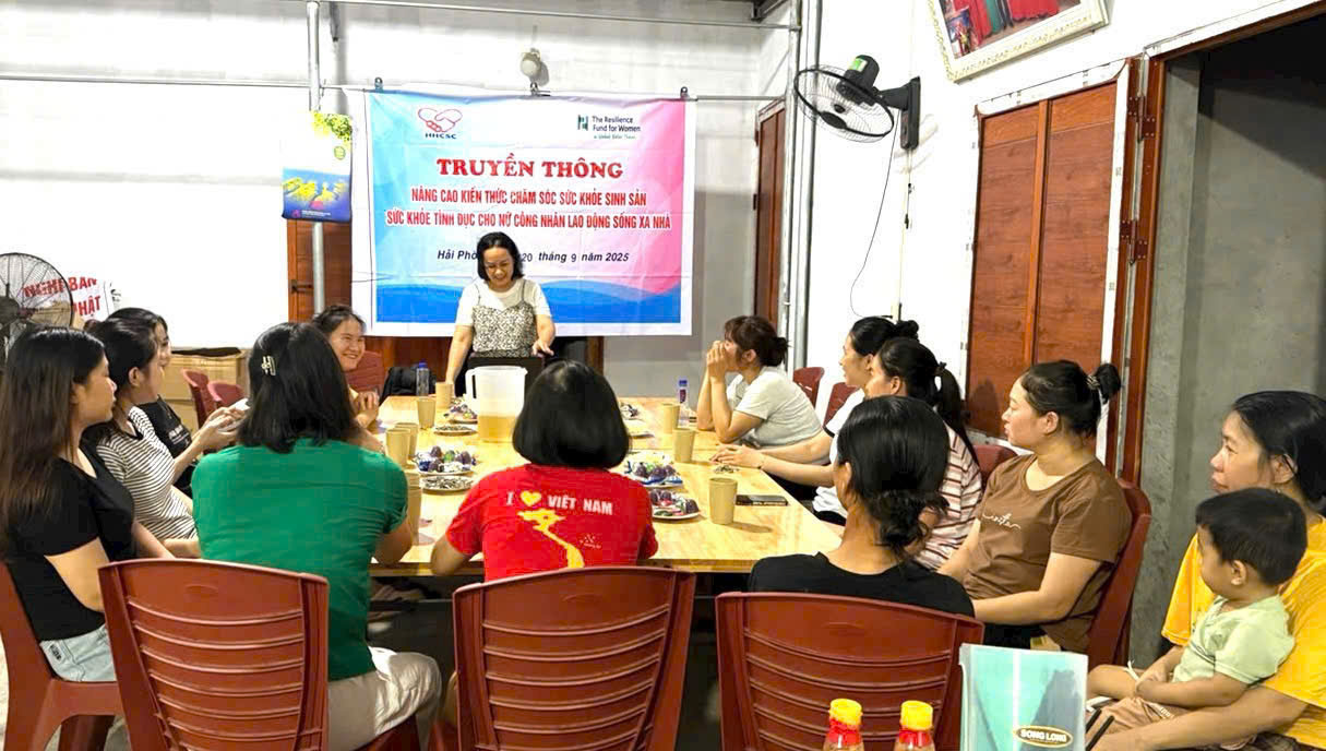 truyen-thong-cho-cong-nhan-17634758283521710823721 Bộ Y tế đề xuất giải pháp ngăn tình trạng vị thành niên sinh con sớm tại 16 tỉnh, thành- Ảnh 2.