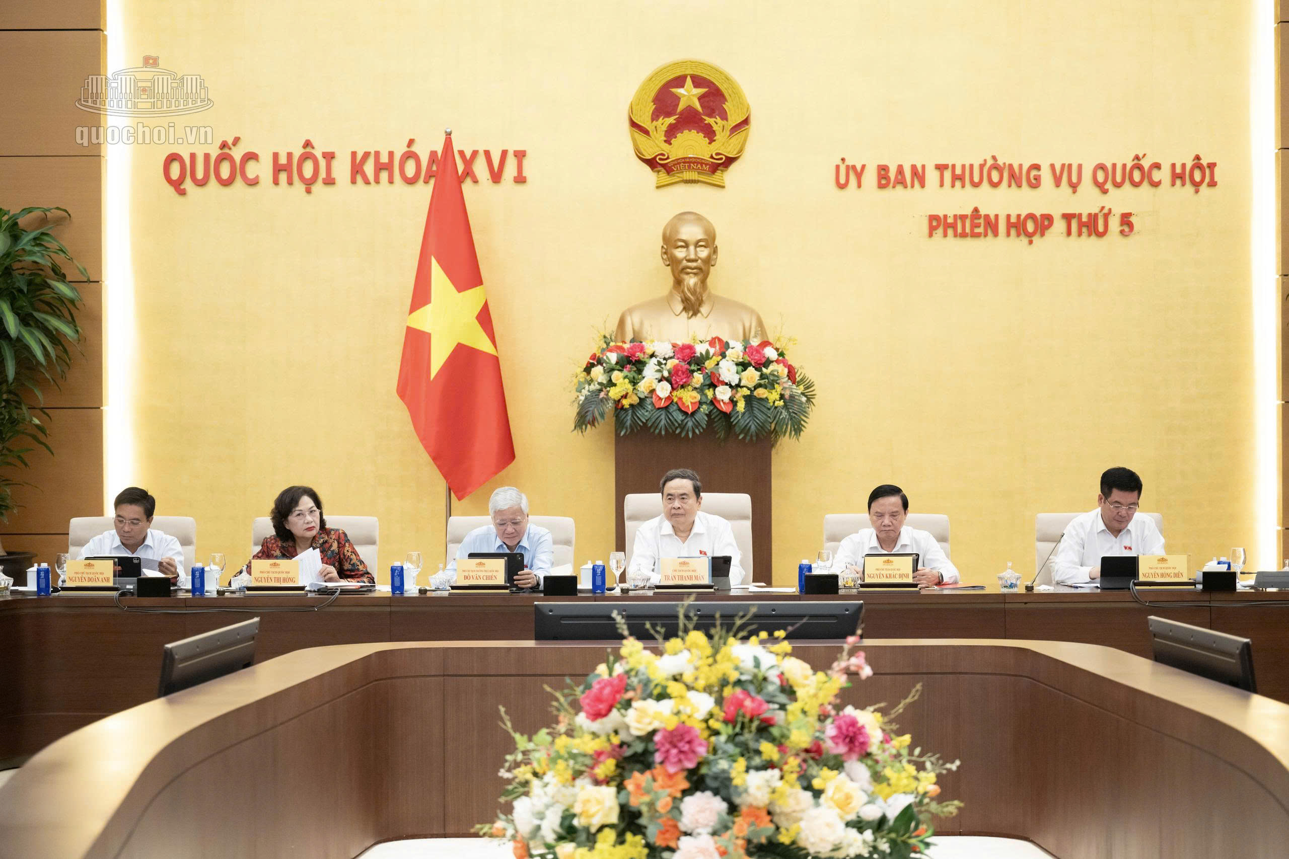 ubtvqh-17878153049401241600870 Đề xuất sửa 4 luật, tháo gỡ nhiều điểm nghẽn trong hoạt động thương mại - Ảnh 1.