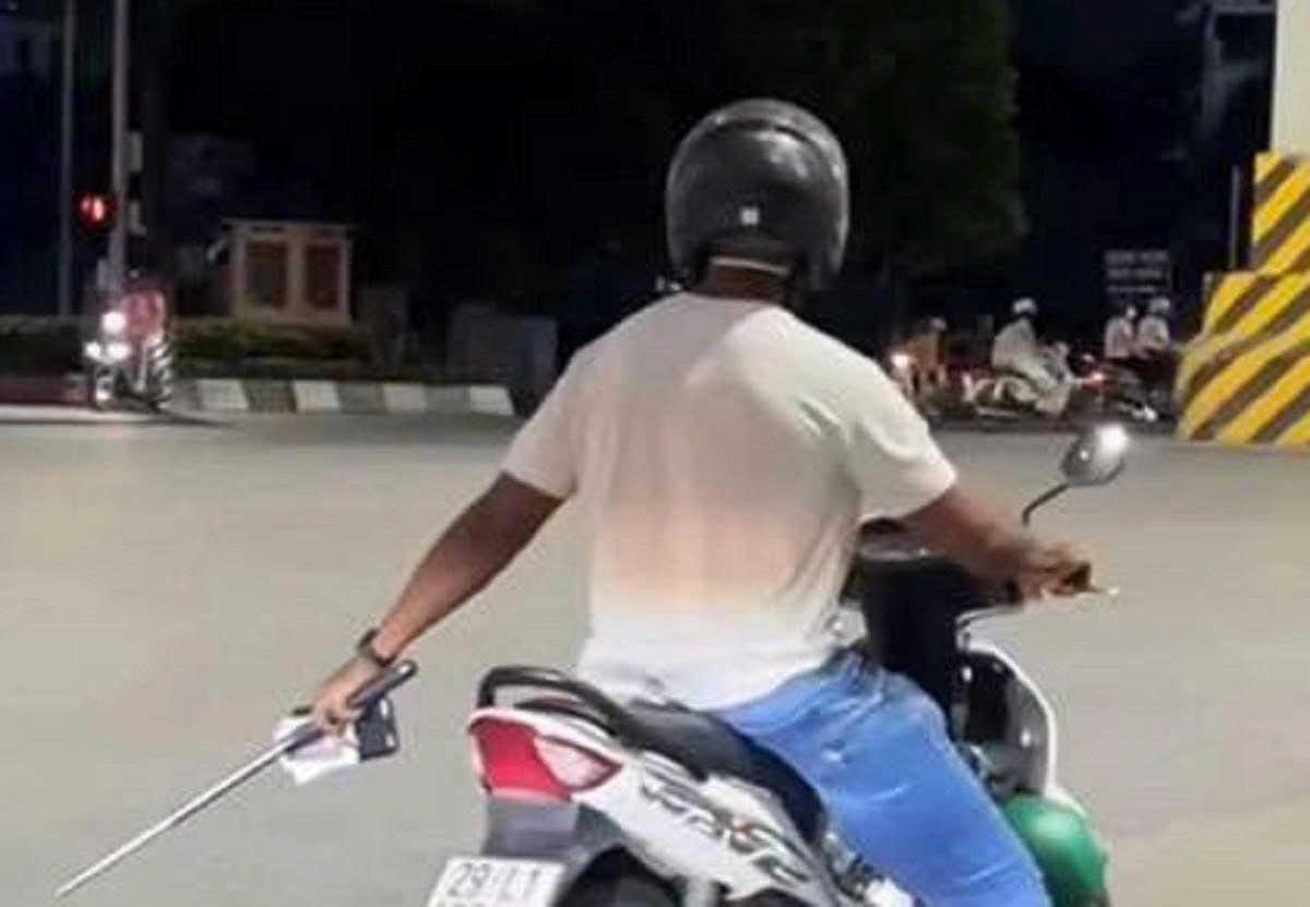 Người Đàn Ông Nước Ngoài Liên Tiếp Chặn Đường Phụ Nữ Tại Hà Nội: Sự Thật Đằng Sau