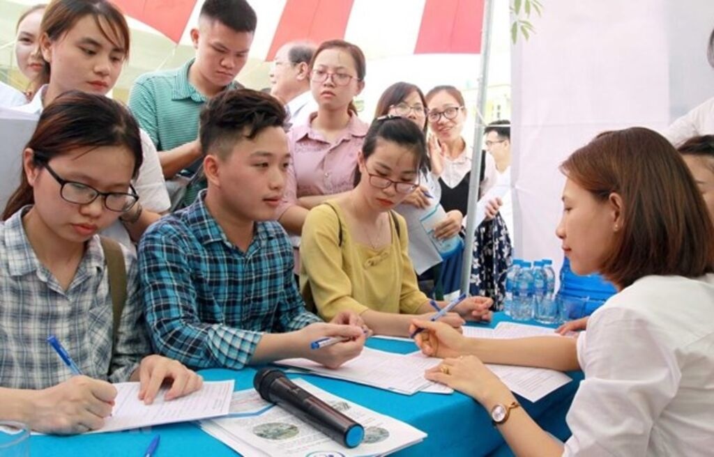 Chính Sách Mới Để Tạo Việc Làm Bền Vững Trong Thời Đại Chuyển Đổi