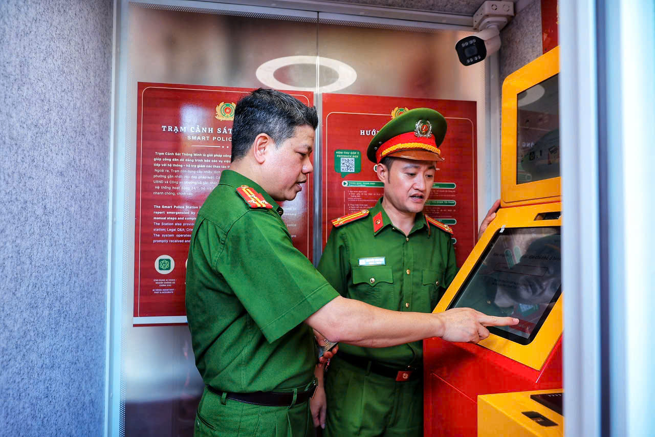 Khám Phá Trạm Cảnh Sát Thông Minh Mới Tại Hồ Hoàn Kiếm- Ảnh 2.