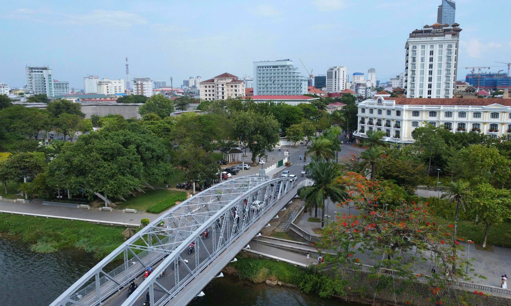 Ngắm diện mạo mới của cây cầu biểu tượng xứ Huế- Ảnh 7.