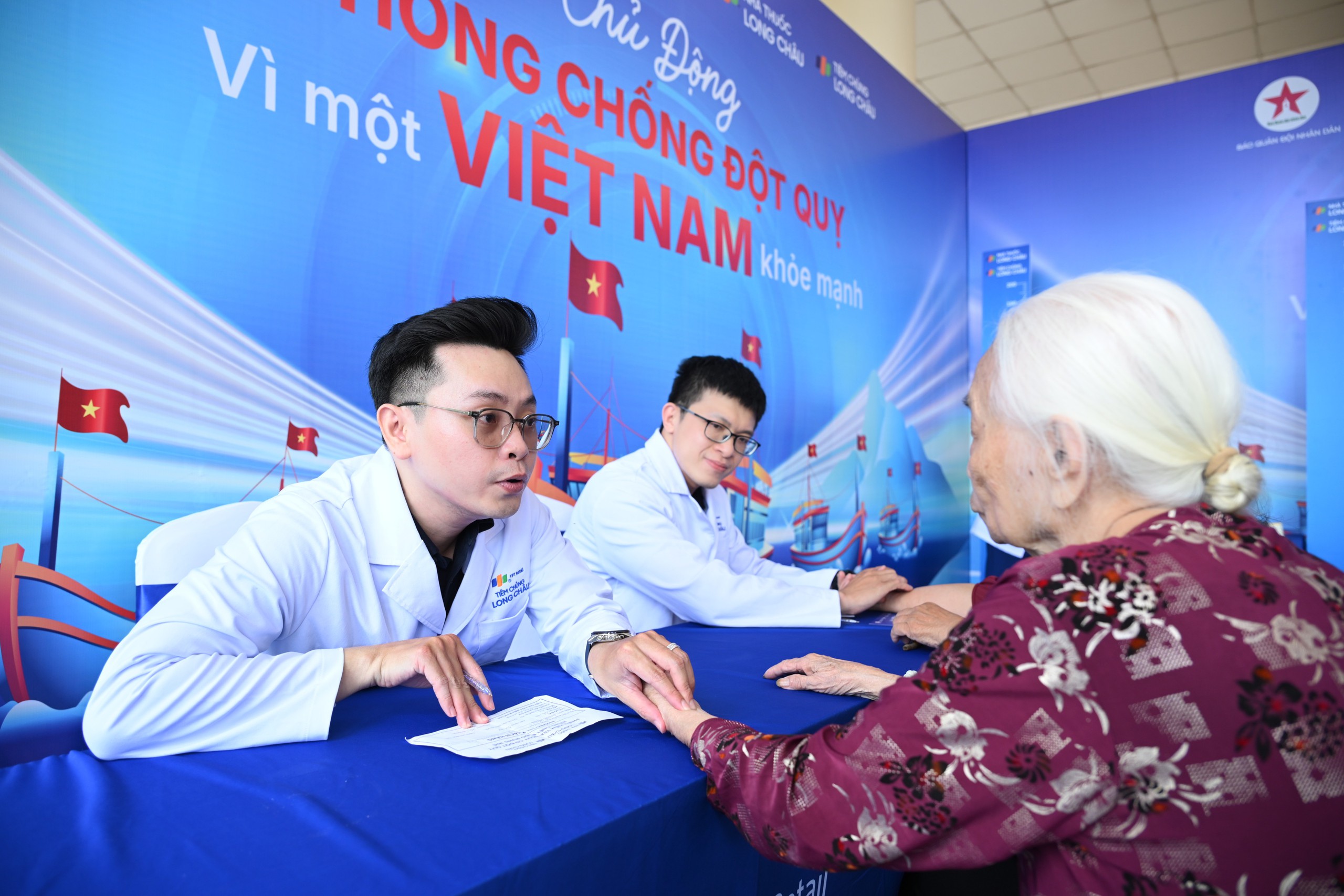 8-1788433949761258246724 Long Châu trở thành chuỗi nhà thuốc hiện diện tại Côn Đảo- Ảnh 6.