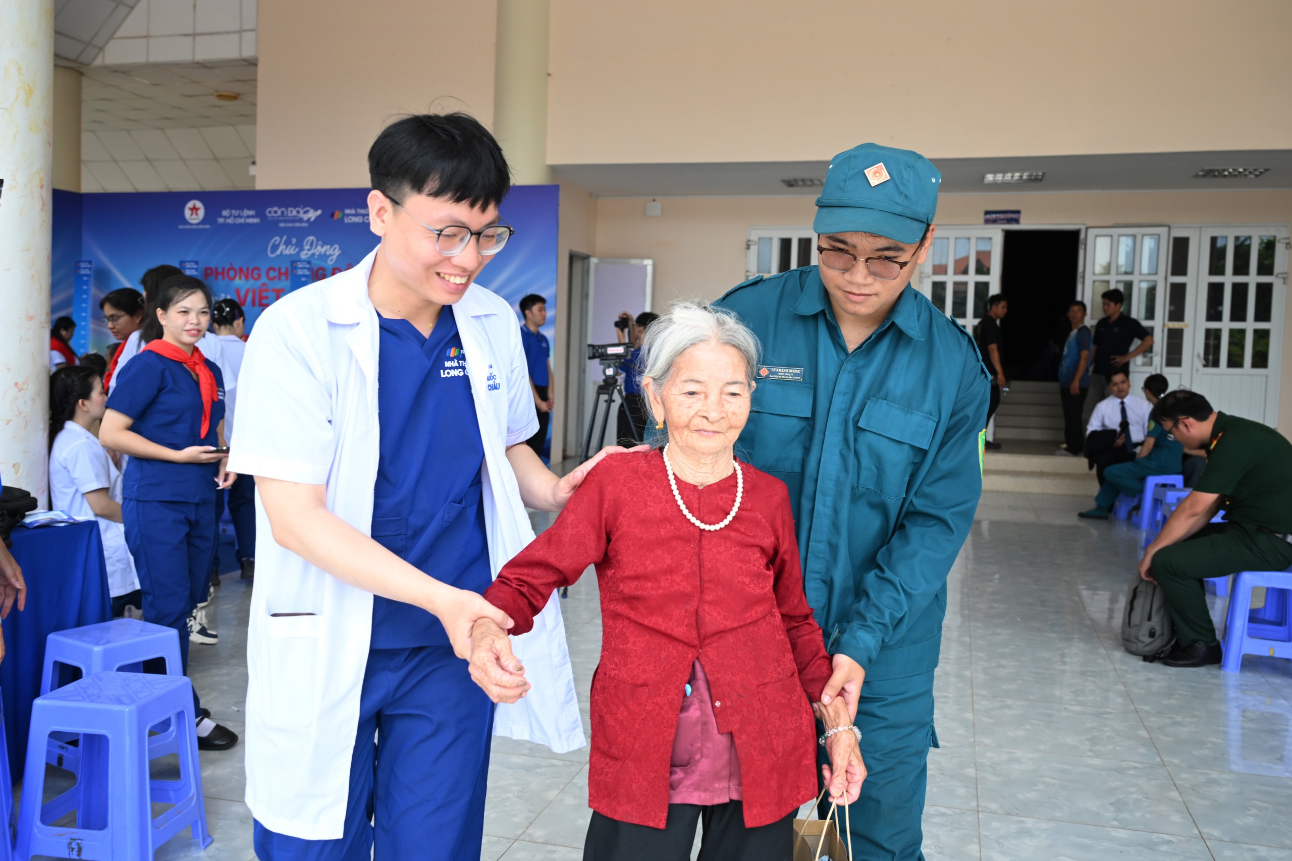9-17884339497142017964706 Long Châu trở thành chuỗi nhà thuốc hiện diện tại Côn Đảo- Ảnh 7.