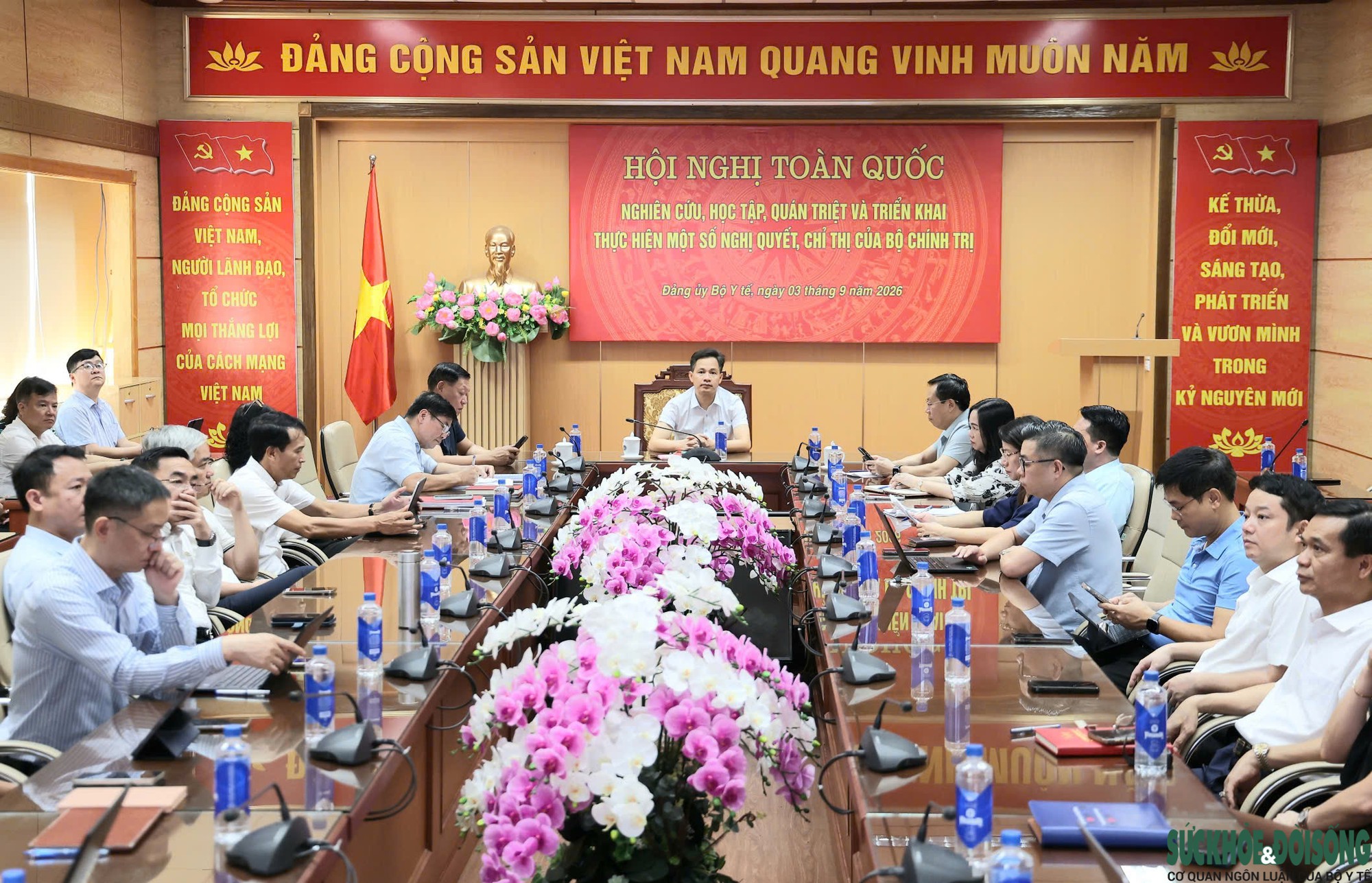 Quốc Hội Tổ Chức Hội Nghị Toàn Quốc Triển Khai Nghị Quyết Mới