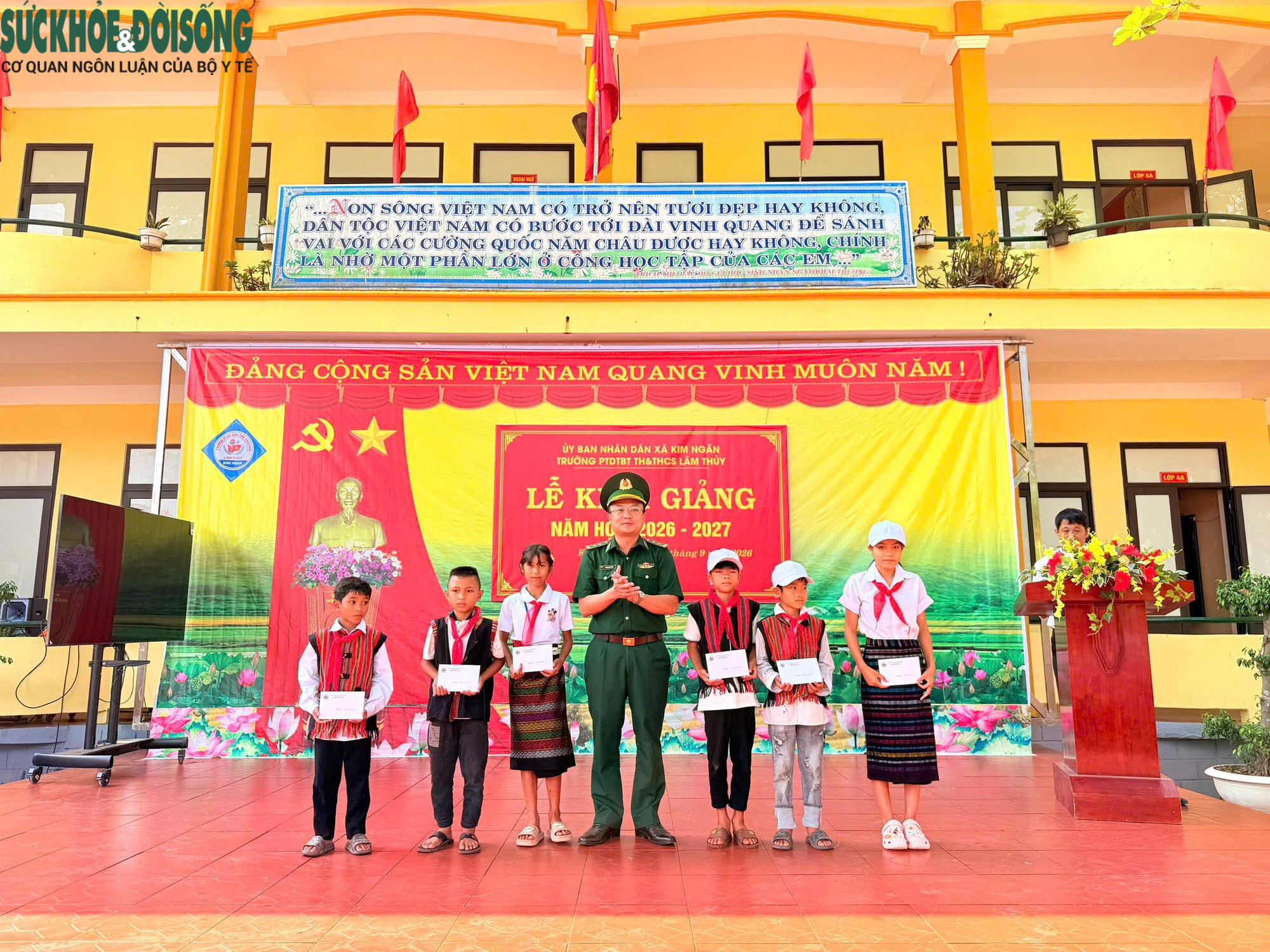 base64-1788584930500986278526 Học sinh từ đảo xa đến vùng biên viễn Quảng Trị mừng ngày tựu trường- Ảnh 7.