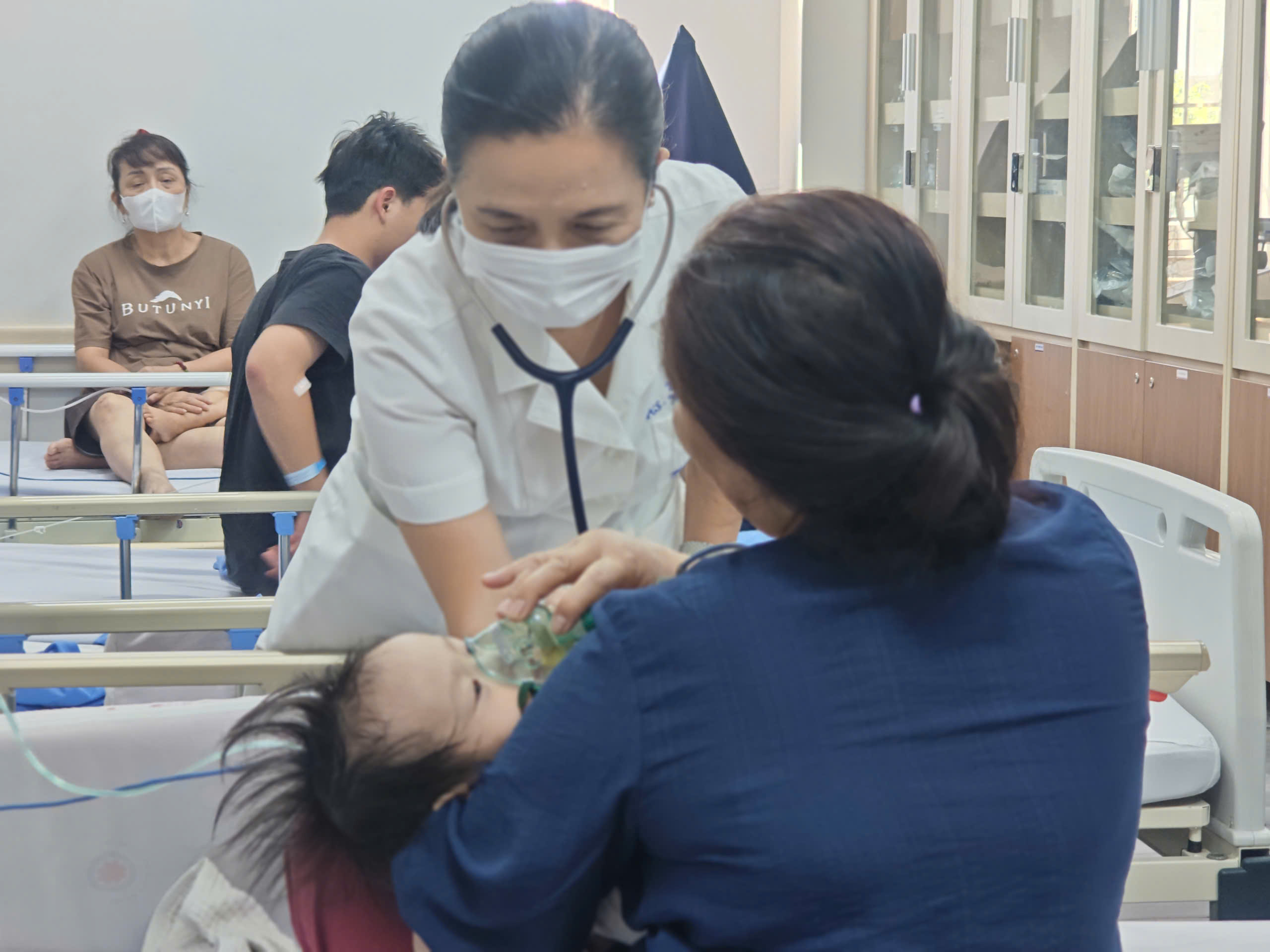 bs-thuy-1788088096285714911777 Tại Sao Trẻ Nhỏ Dễ Bị Suy Hô Hấp Khi Nhiễm RSV So Với Cúm? - Ảnh 1.