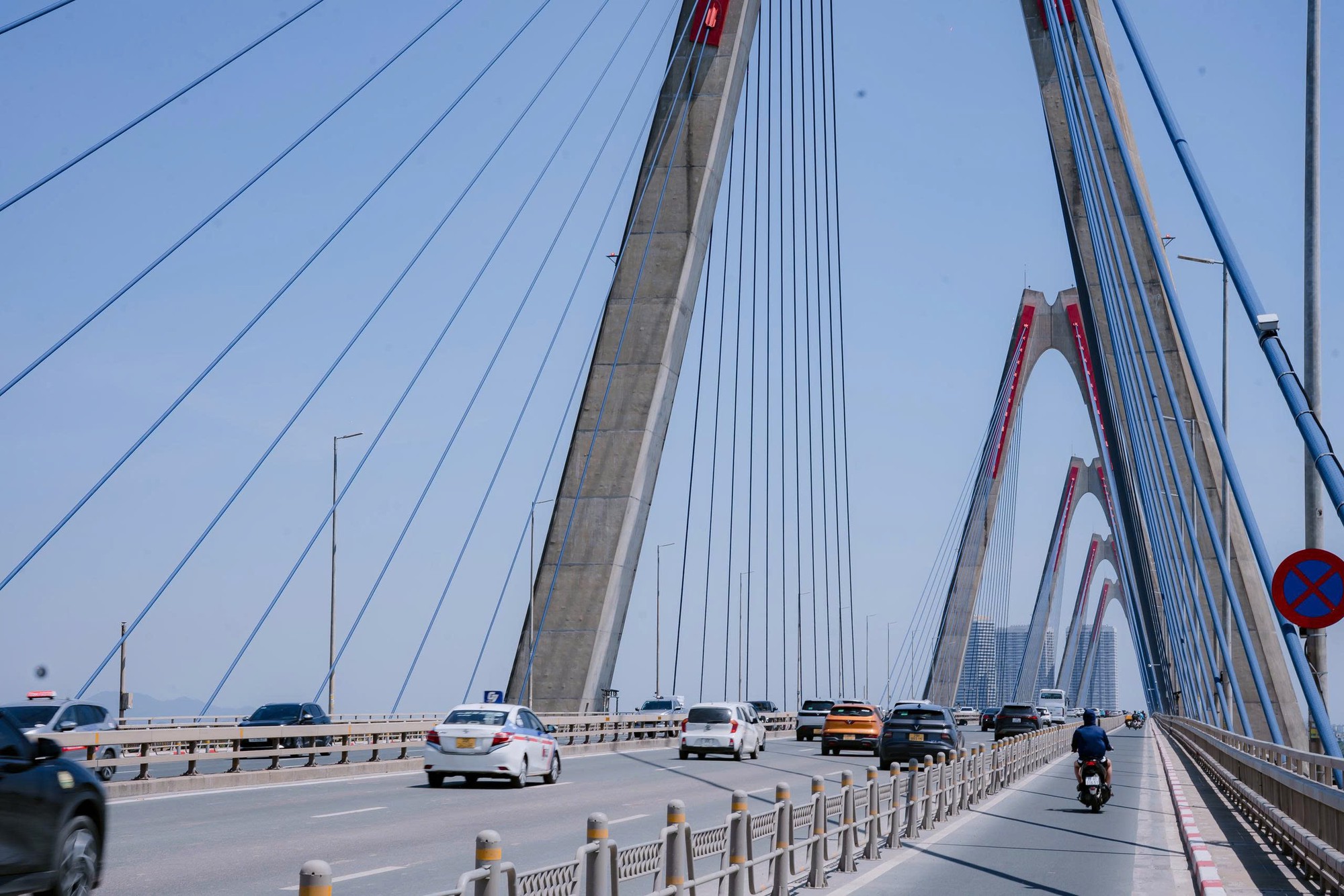 Sửa Đổi Giao Thông Cầu Nhật Tân: Những Điều Tài Xế Cần Biết
