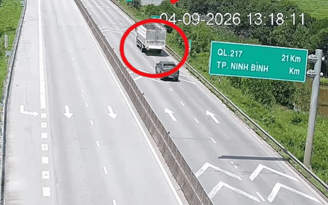 download-1788584608953302783158 Nhiều tài xế phớt lờ khoảng cách an toàn, bám đuôi rồi chuyển làn trên cao tốc- Ảnh 1.