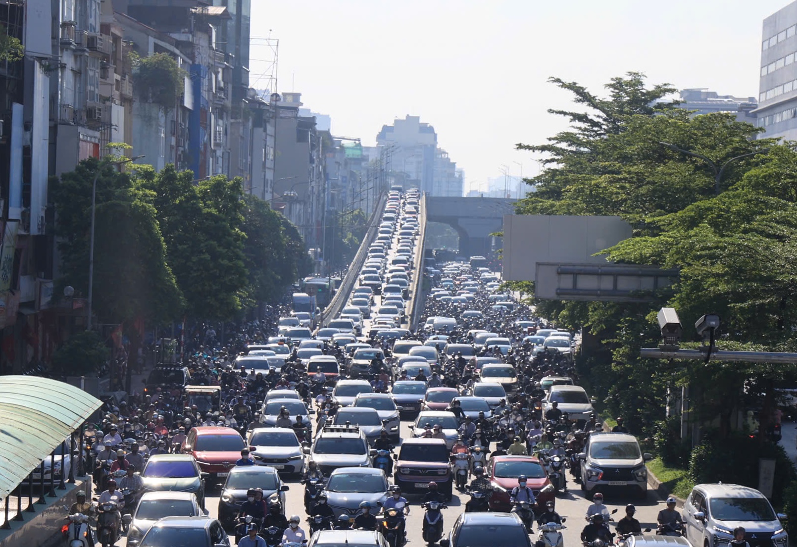 giao-thong-ha-noi6-17884025970371199263471 Giao thông Hà Nội 'nghẹt thở' trong ngày đầu trở lại làm việc sau kỳ nghỉ 2/9- Ảnh 6.