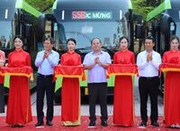 Sáng Sớm Bình Minh: Khung Cảnh Sau Đêm Pháo Hoa Tại Công Viên Thống Nhất