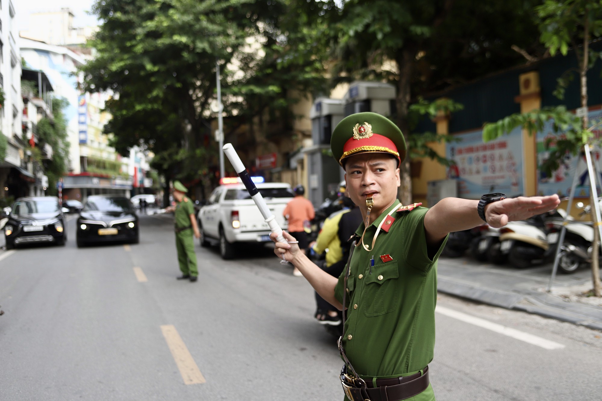 img6306-1788570190810332633134 Hà Nội bảo đảm trật tự an toàn giao thông trong ngày khai giảng năm học mới- Ảnh 3.