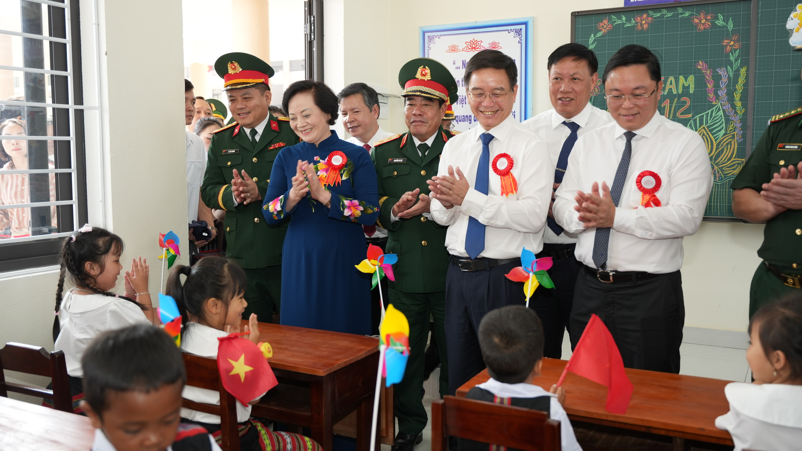 khanh-thanh-2-truong-pho-thong-noi-tru-lien-cap-o-hue-3-17885745134241878282118 Khánh thành trường phổ thông nội trú liên cấp tại các xã biên giới ở Huế- Ảnh 4.