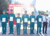 Cuộc Giải Cứu Kịp Thời Giữa Đêm Tại Hà Nội: Cảnh Nhân Dân Kẹt Trong Lửa