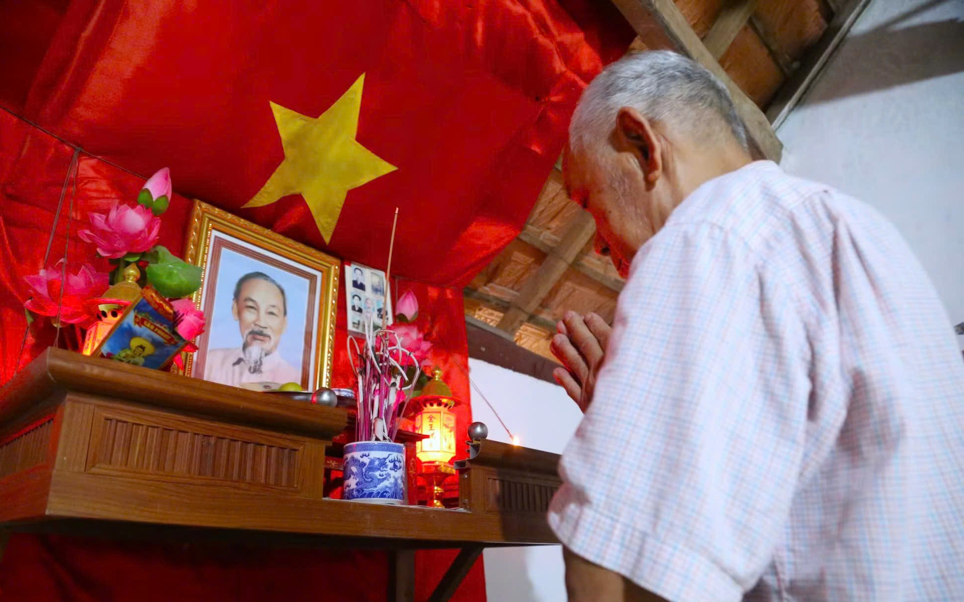 Tình Người Tại Quê Bác: Nguyện Hiến Đất Vì Một Con Đường Tươi Đẹp