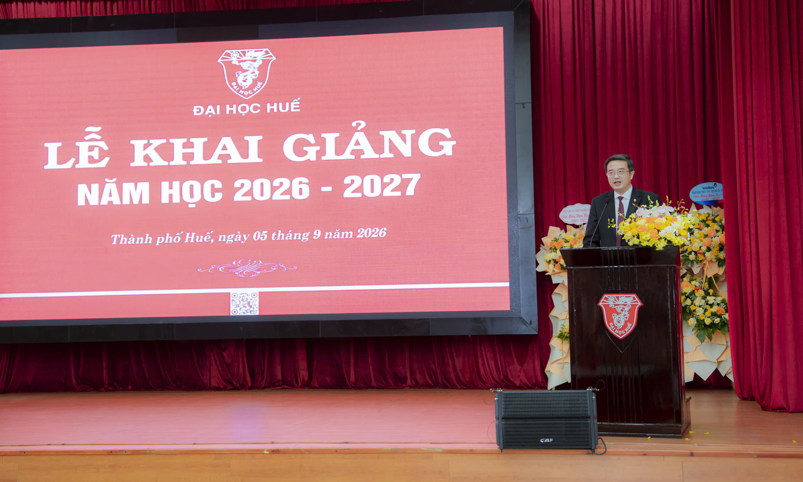sinh-vien-y-hue-buoc-vao-chang-duong-moi-17885843498801707373796 Sinh viên y Huế bước vào chặng đường mới cùng lời nhắn về trách nhiệm thầy thuốc- Ảnh 3.