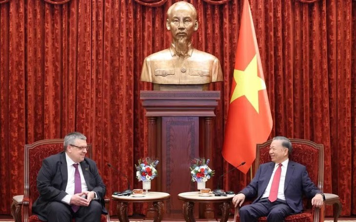 Tổng Bí thư, Chủ tịch nước Tô Lâm cùng Phu nhân lên đường thăm cấp Nhà nước tới Nga, thăm chính thức Pháp và dự Hội nghị Thượng đỉnh Không gian vũ trụ- Ảnh 2.