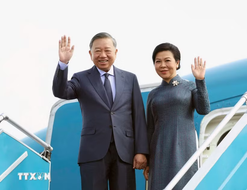 tbt-ctn-17887487329031519453879 Tổng Bí thư, Chủ tịch nước Tô Lâm cùng Phu nhân lên đường thăm cấp Nhà nước tới Nga, thăm chính thức Pháp và dự Hội nghị Thượng đỉnh Không gian vũ trụ- Ảnh 1.
