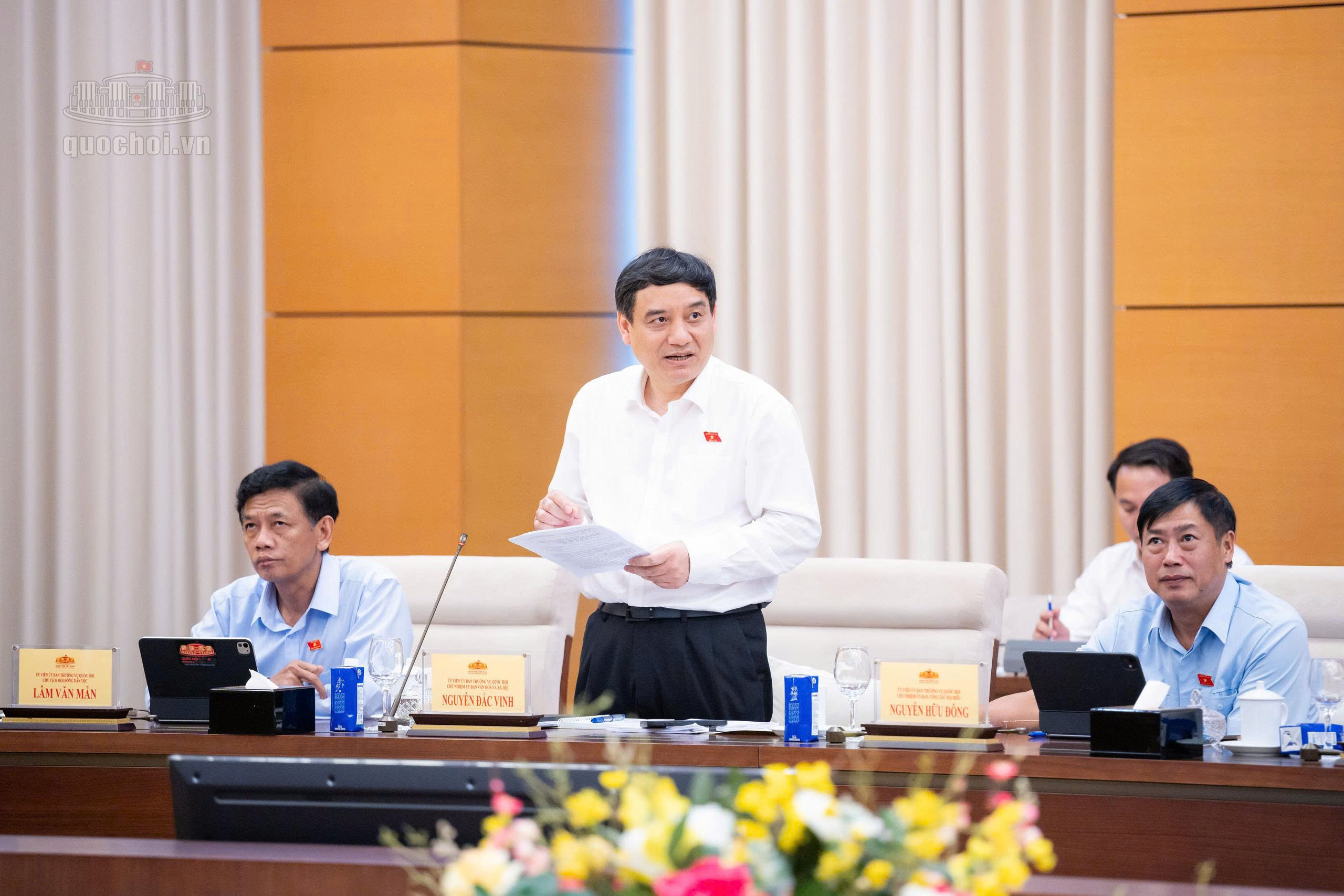 ubxh-17884336888031453608681 Không tán thành việc bỏ quy định cấm bán rượu, bia bằng máy bán hàng tự động- Ảnh 2.